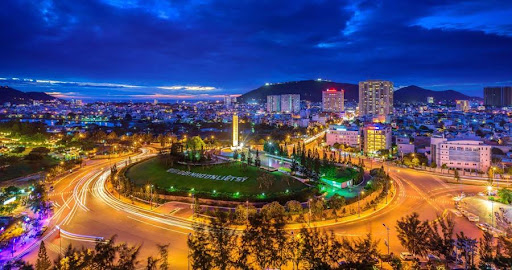 Vung Tau at night is an extremely beautiful scene ideal for entertainment activities